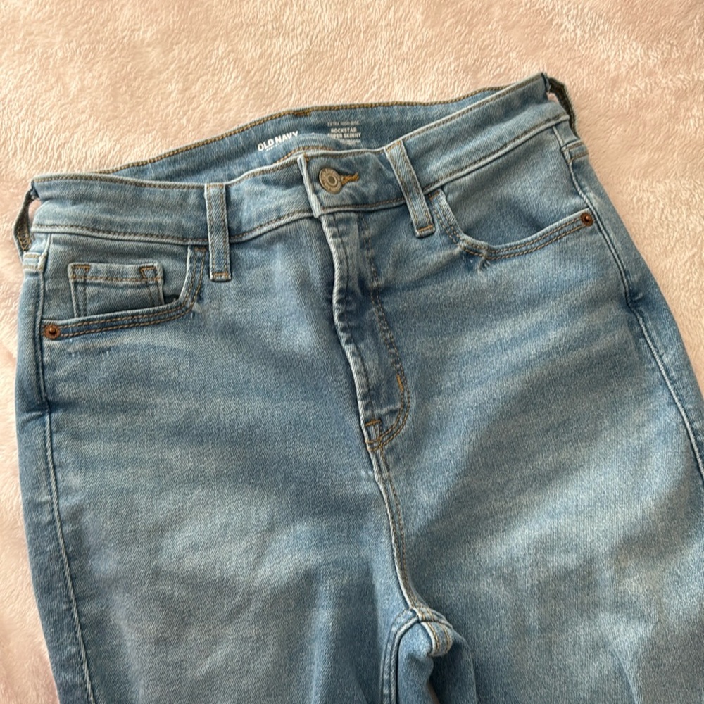 Old Navy Extra High Rise Rockstar Super Skinny Jeans - Size 6